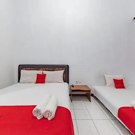 Reddoorz at Ciliwung Guest House Syariah-3